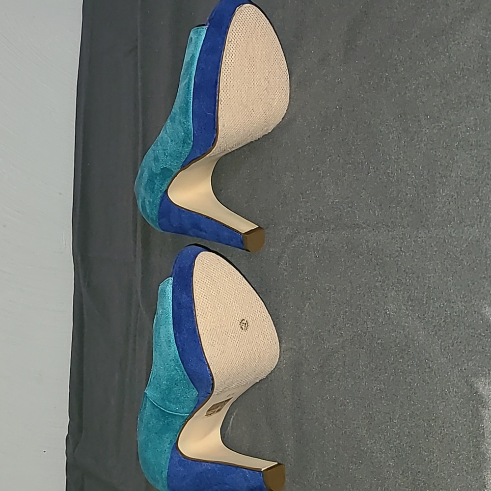 Call it Spring pumps - Picture 2 of 2